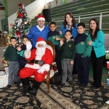 imagen_2024-12-26_165427194 Se entregó 6 mil regalos navideños a los niños y niñas de Lautaro