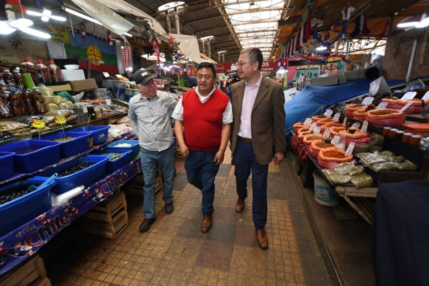 WhatsApp Image 2025-01-10 at 12.00.14 Plan “Mejor Feria Pinto”: 1800 millones para la seguridad y optimización de espacios públicos en el corazón de Temuco
