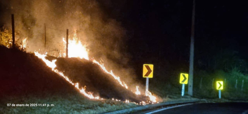imagen_2025-01-08_224538916 OCASIONÓ AL MENOS 3 FOCOS DE FUEGO CON UN ENCENDEDOR: Carabineros detiene a sujeto sospechoso de provocar incendios en Lautaro