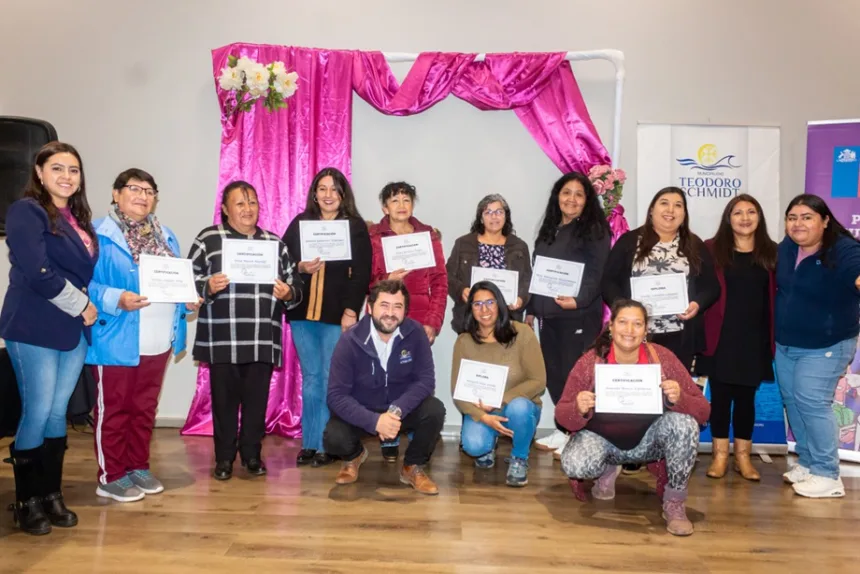 43 mujeres de Teodoro Schmidt se certifican en hortalizas, huertos urbanos y gastronomía