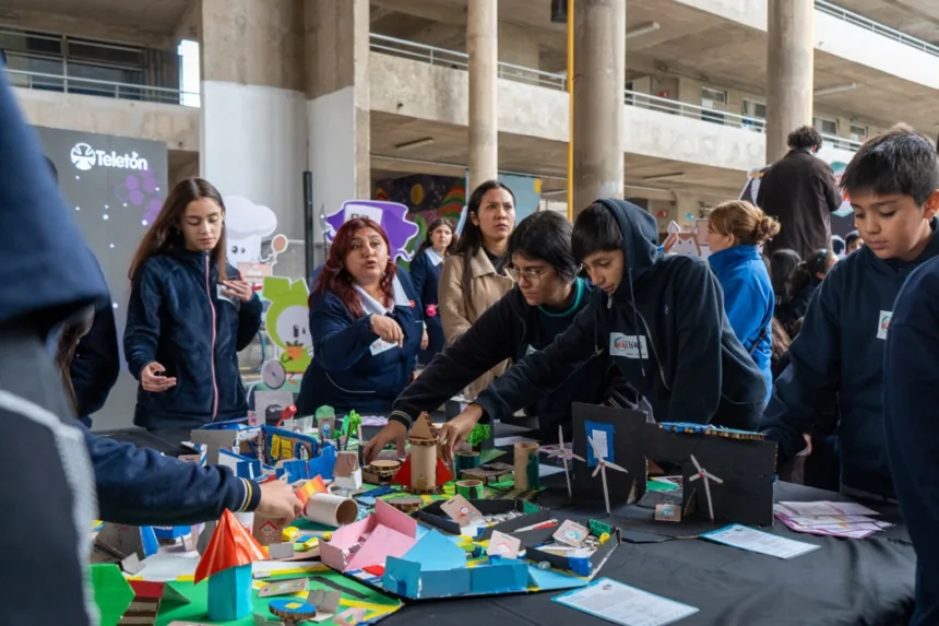 “Universo Hexa”: Teletón  y Fundación Mustakis presentan creativo juego que fomenta la inclusión en los colegios del país