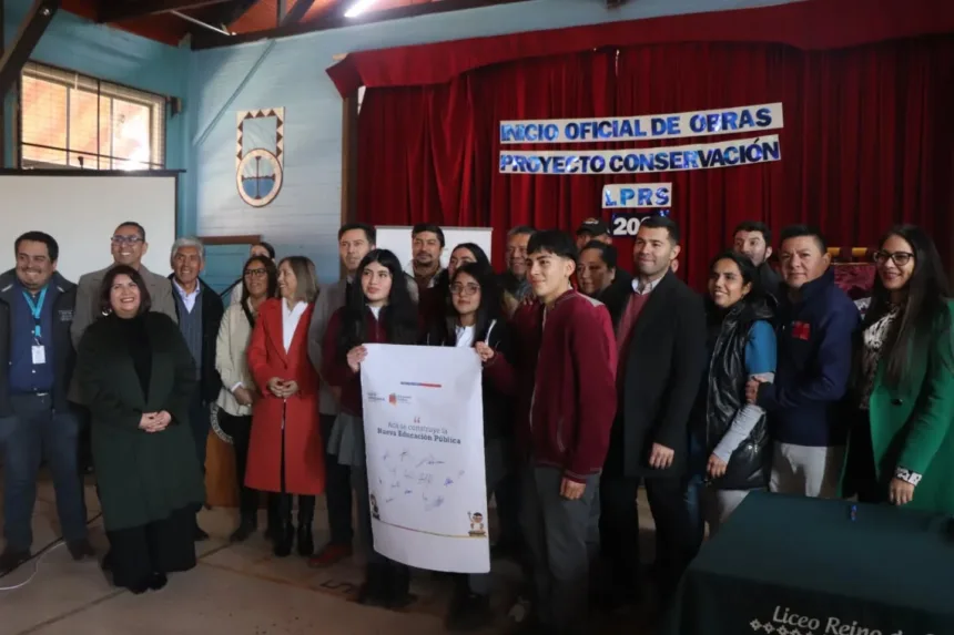 516922742_18309975010241790_3552179051766265132_n Servicio Local entrega terreno para proyecto en Liceo Público Reino de Suecia de Saavedra