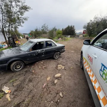 WhatsApp Image 2025-09-17 at 17.15.34 Patrulleros municipales hallan en toma un vehículo presuntamente vinculado a violento robo en Temuco