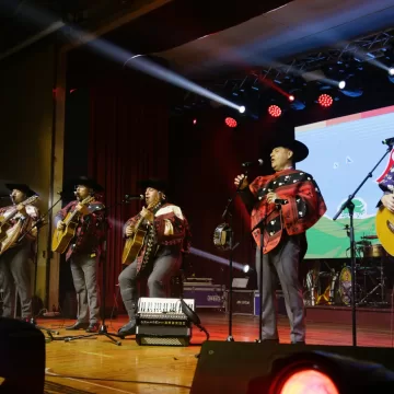 WhatsApp Image 2025-09-30 at 22.32.28 Festival nacional de la canción de raíz folclórica de Loncoche: un éxito histórico en su versión XXII°