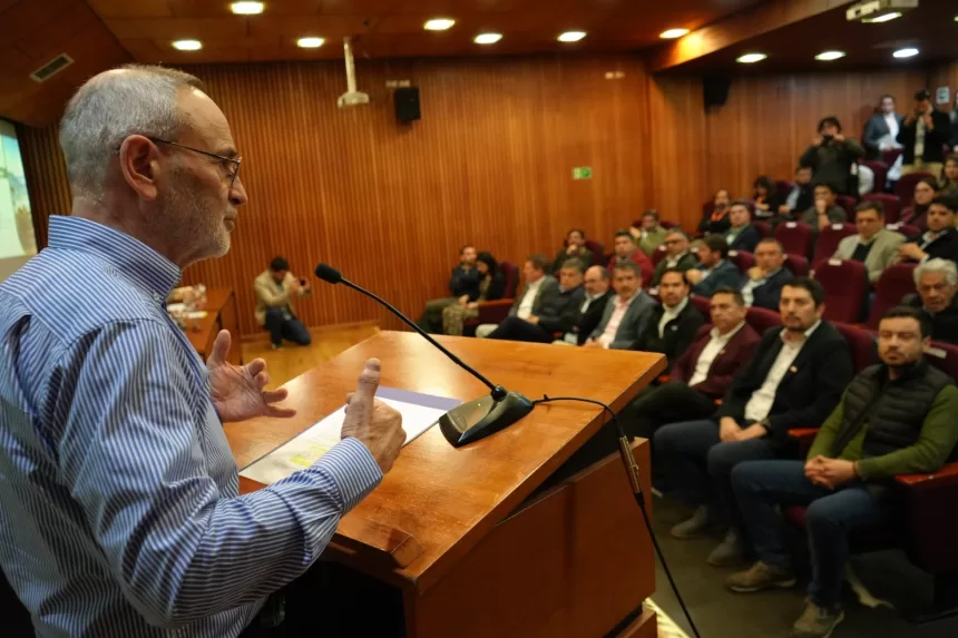 IMG-20251017-WA0013 Gobernador René Saffirio impulsa red de inversión municipal para el desarrollo de La Araucanía