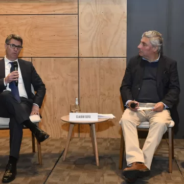 Consejero del Banco Central expone las claves del IPOM 2025 en Temuco