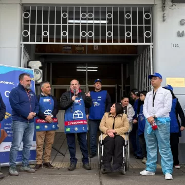 WhatsApp Image 2025-10-05 at 17.40.03 (1) Temuco celebra la restauración de la fachada del Gimnasio Municipal de San Martín con Chile Pinta 2025