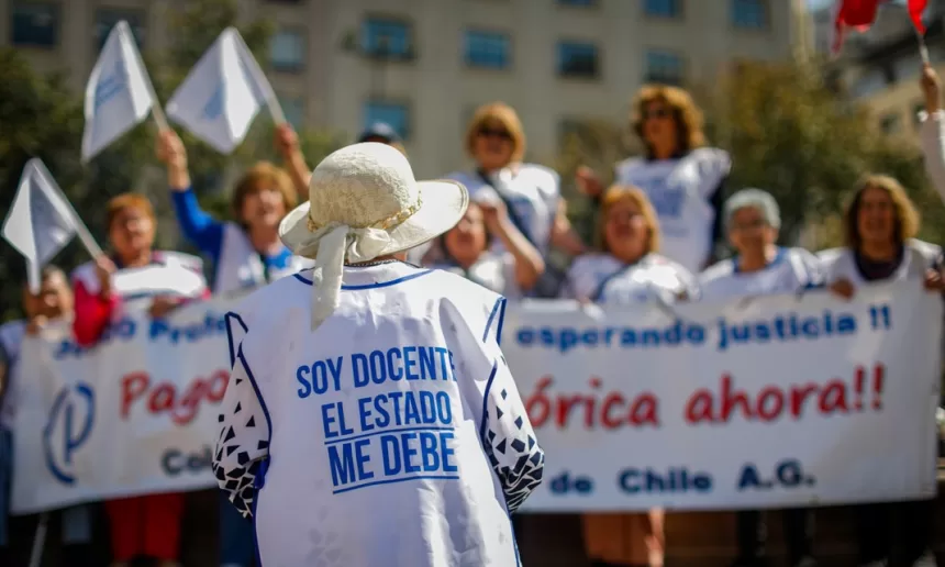 WhatsApp Image 2025-10-10 at 10.37.20 Mineduc habilitó plataforma para revisar el estado de trámite de la Deuda Histórica: 15.560 docentes recibirán el aporte desde el 17 de octubre