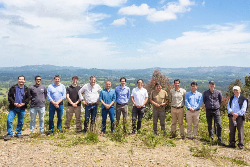 imagen_2025-11-05_203821618 Municipio y CMPC impulsan alianza para fomentar el deporte y el turismo en Peñehue y el río Toltén