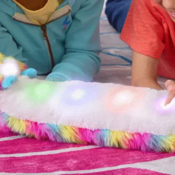 DJ Furby Rainbow: El Juguete Interactivo de Hasbro que Combina Tecnología, Juego Social y Educación