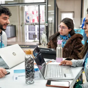En el Día Internacional de la Educación, INACH refuerza su rol en la formación de la identidad antártica nacional