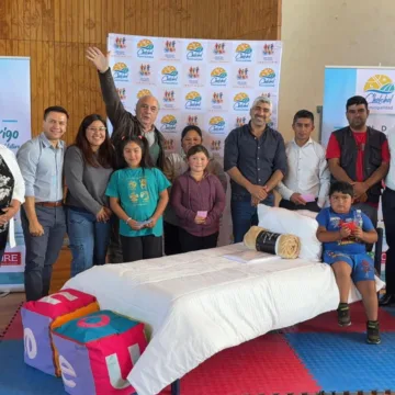 WhatsApp Image 2026-03-09 at 10.37.13 Municipio de Cholchol entrega kits de camas a 80 familias para mejorar descanso infantil