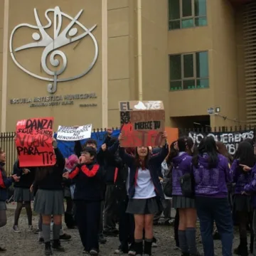 Estudiantes de Escuela Dufey anuncian paro y movilización por demandas internas