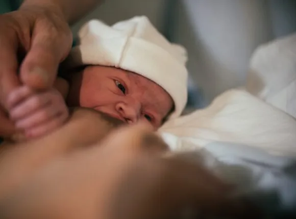 OMS y UNICEF llaman a fortalecer la lactancia materna para prevenir hasta 400 mil muertes infantiles al año
