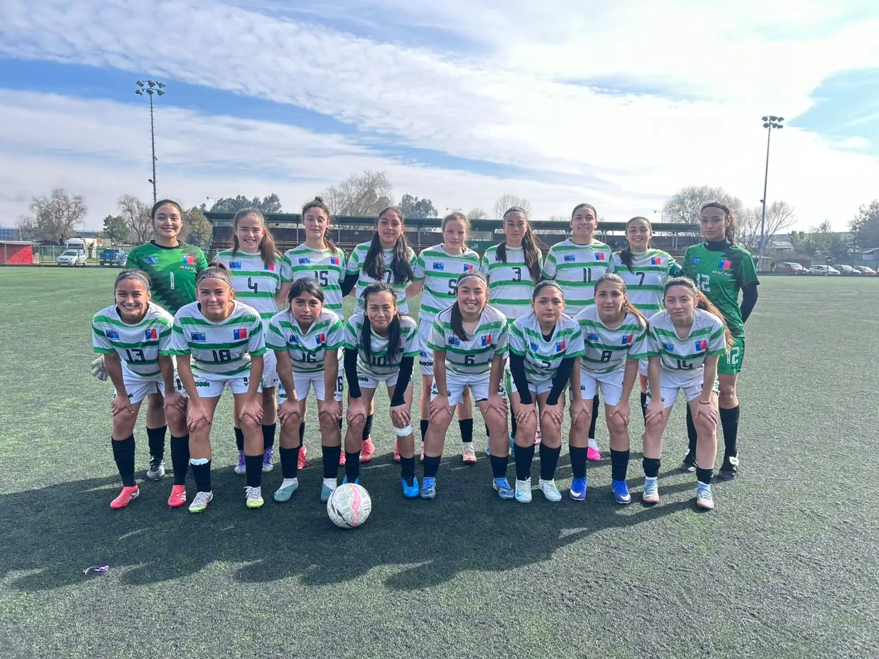 PRINCIPAL (2) Escuela Municipal de Fútbol Femenino de Pucón clasifica a los Juegos Binacionales