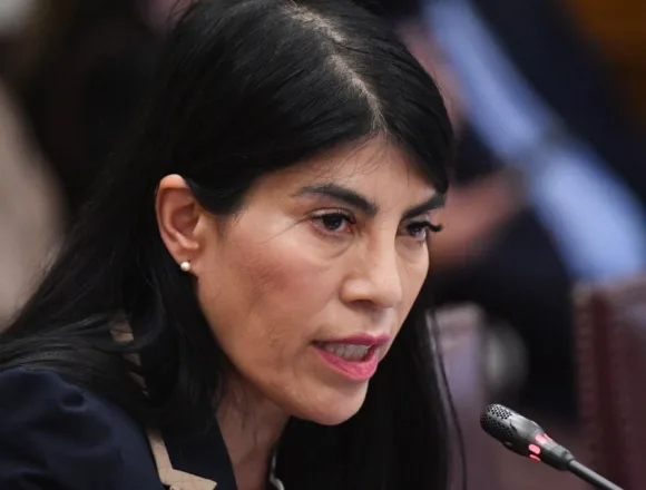 Ministra Lincolao proyecta nuevas oportunidades laborales para humanistas con la llegada de la IA