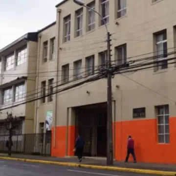 imagen_2026-08-26_190922612 Profesor sufre daño ocular tras activación de extintor durante manifestación en liceo de Temuco