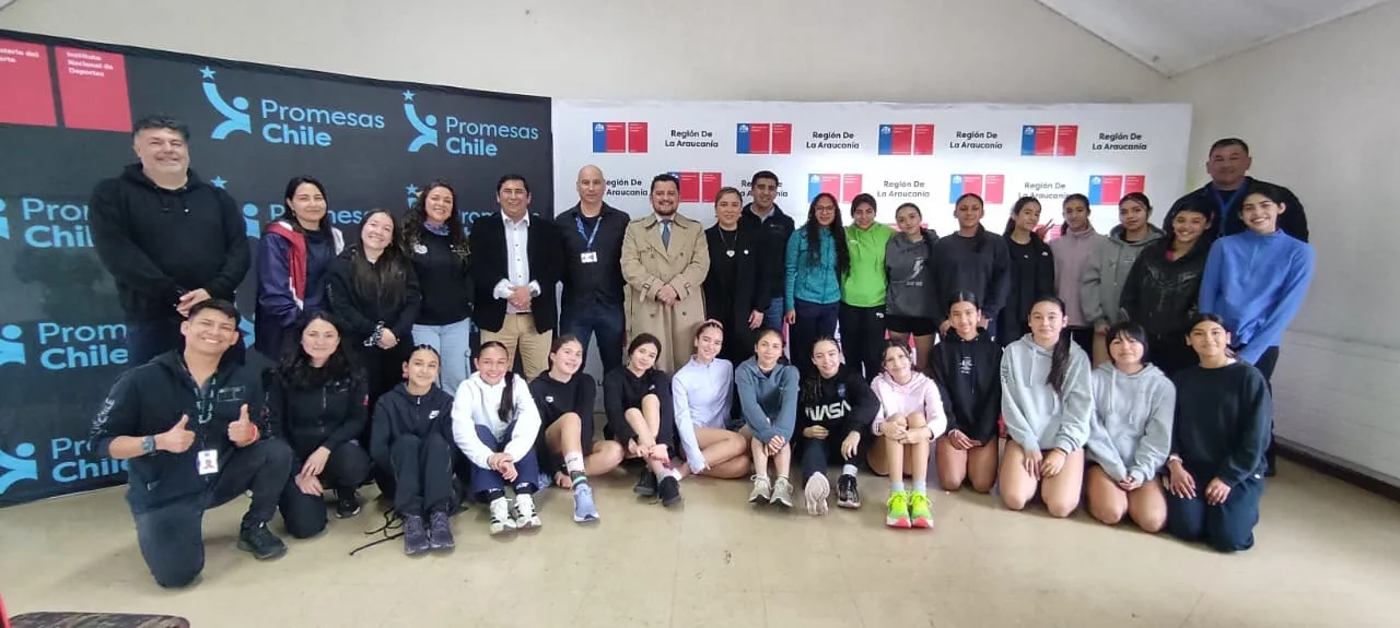 Concentrado 1 (1) El futuro del atletismo nacional corre en La Araucanía! 20 jóvenes promesas llegan a Temuco