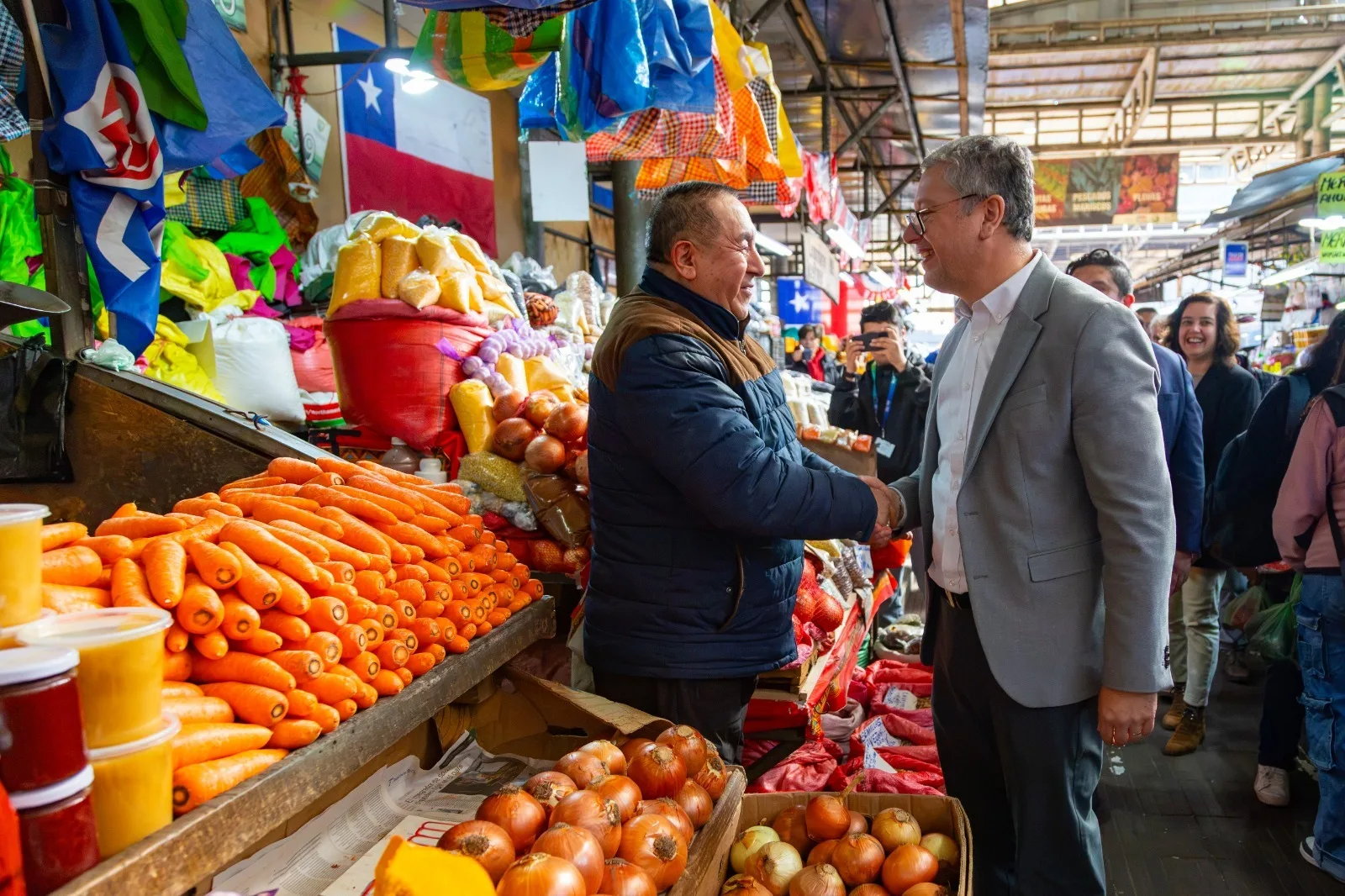 Temuco refuerza seguridad en Feria Pinto con mayor dotación de inspectores municipales y Carabineros por Fiestas Patrias