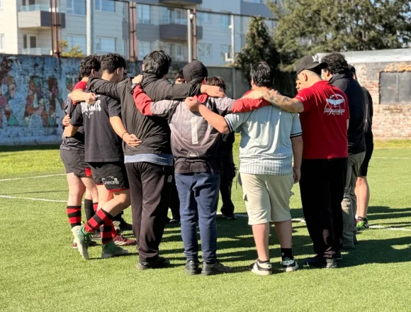 Rugby en residencias: iniciativa acerca el deporte a adolescentes bajo protección en La Araucanía