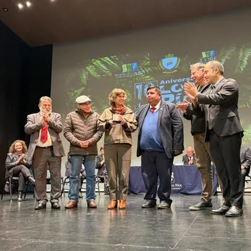 Medalla 2 de octubre_Hotel Puerta del Sur Hotel Puerta del Sur recibe la Medalla 2 de Octubre por su compromiso con la conservación ambiental