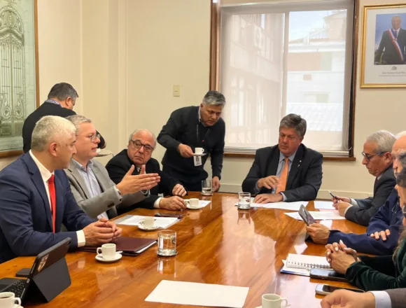 Alcalde Neira gestiona ante el MOP mejoras viales para Labranza y sectores rurales