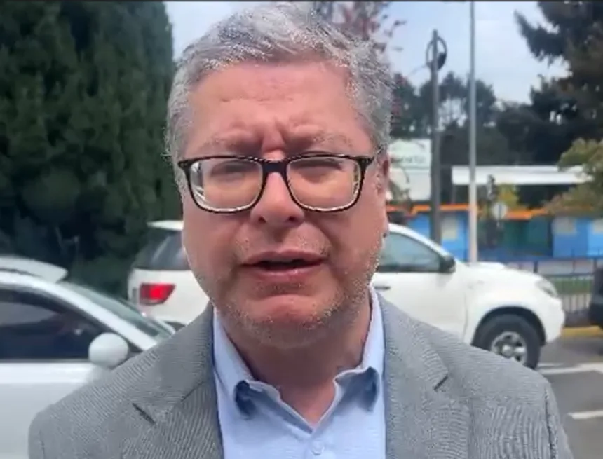 imagen_2026-10-01_214037552 “Yo no sé en qué país vive”: Alcalde Roberto Neira arremete contra el Ministro Quiroz por alza de la parafina