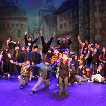 Teatro Municipal de Temuco acerca la cultura a estudiantes con visitas guiadas