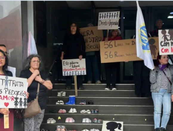 imagen_2026-10-29_223128401 Mesa de Mujeres de oposición protesta en Temuco por rebajas de condena a condenados por delitos sexuales contra menores